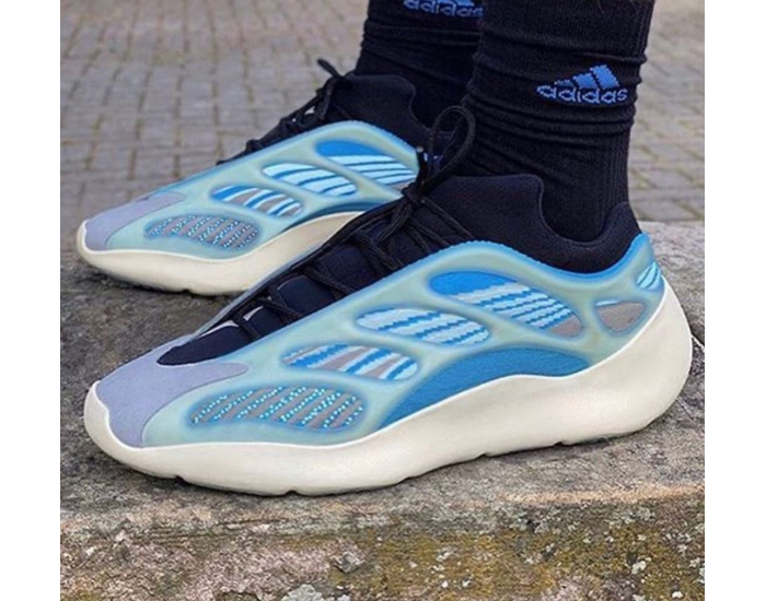 Adidas Yeezy Boost 700 V2 Arzareth